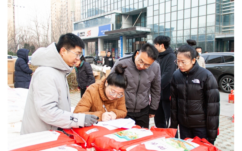 關懷暖人心 歡樂迎新年｜天華實業集團為全體員工發放春節福利
